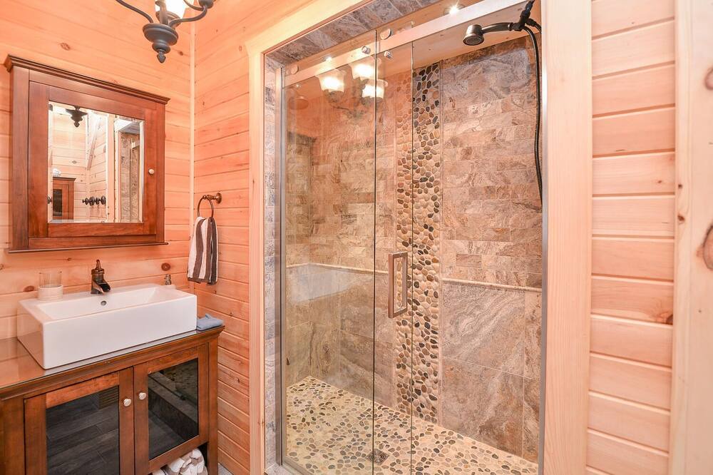 Photo of Bathroom in Val-des-Monts