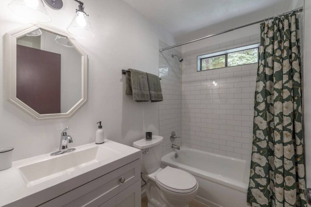 Photo of Bathroom in Kingvale