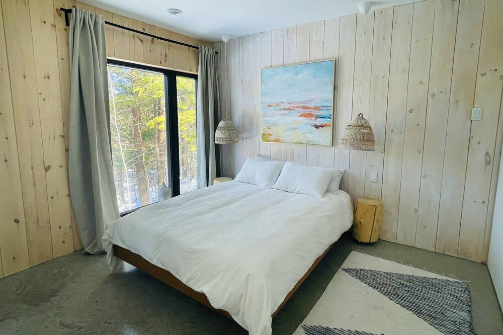 Photo of Bedroom in Saint-Sauveur