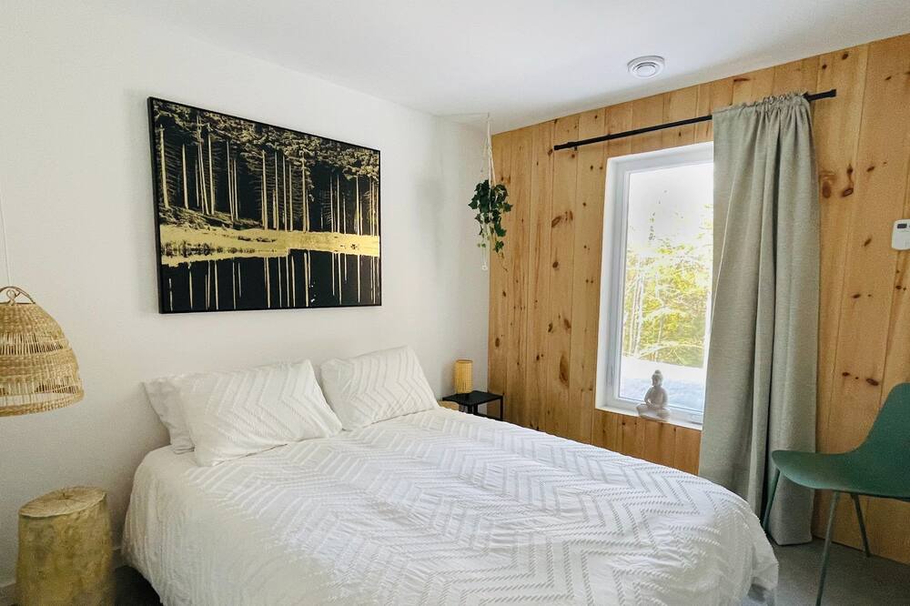 Photo of Bedroom in Saint-Sauveur
