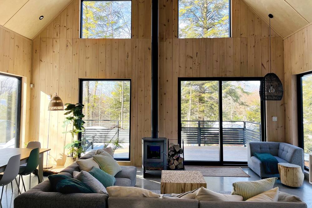 Photo of Livingroom in Saint-Sauveur