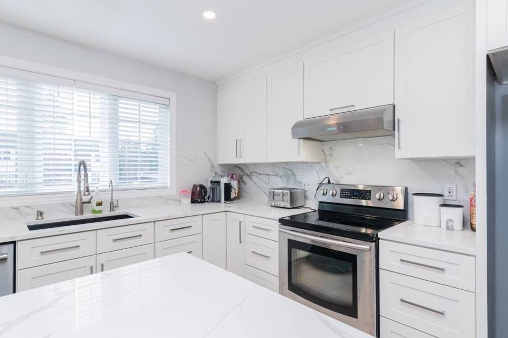 Photo of Kitchen in Pierrefonds-Roxboro