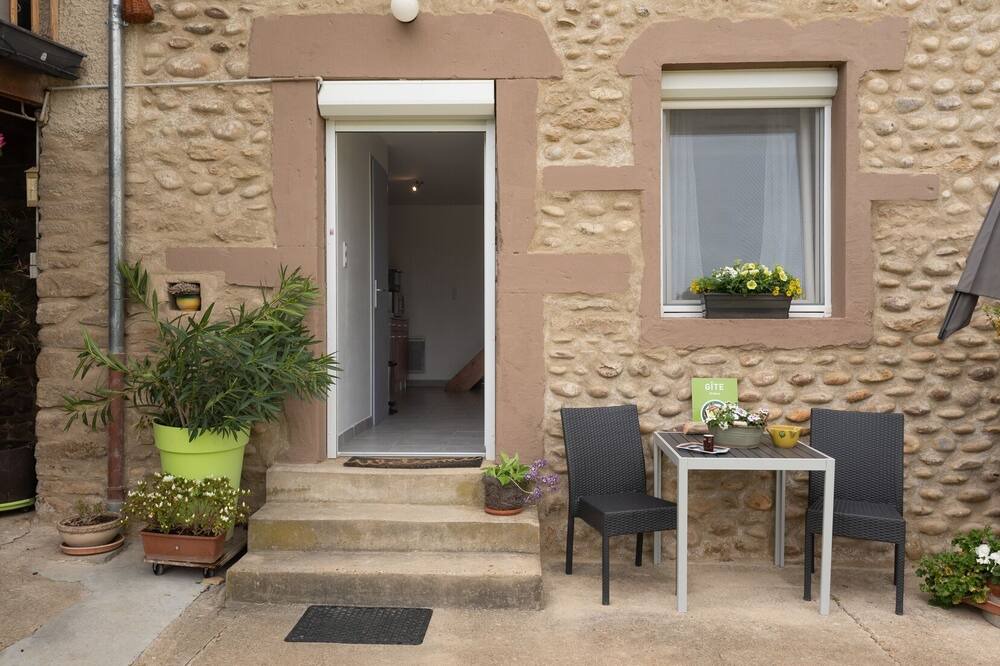 Photo of Patio Balcony in Chateauneuf-de-Galaure