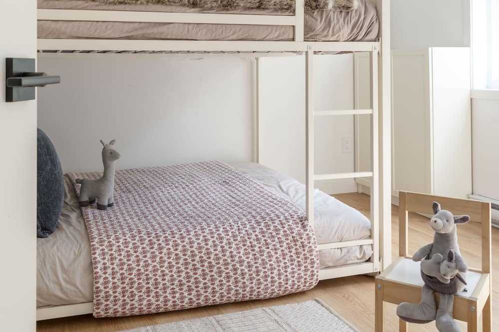 Photo of Bedroom in St-Adolphe-d'Howard