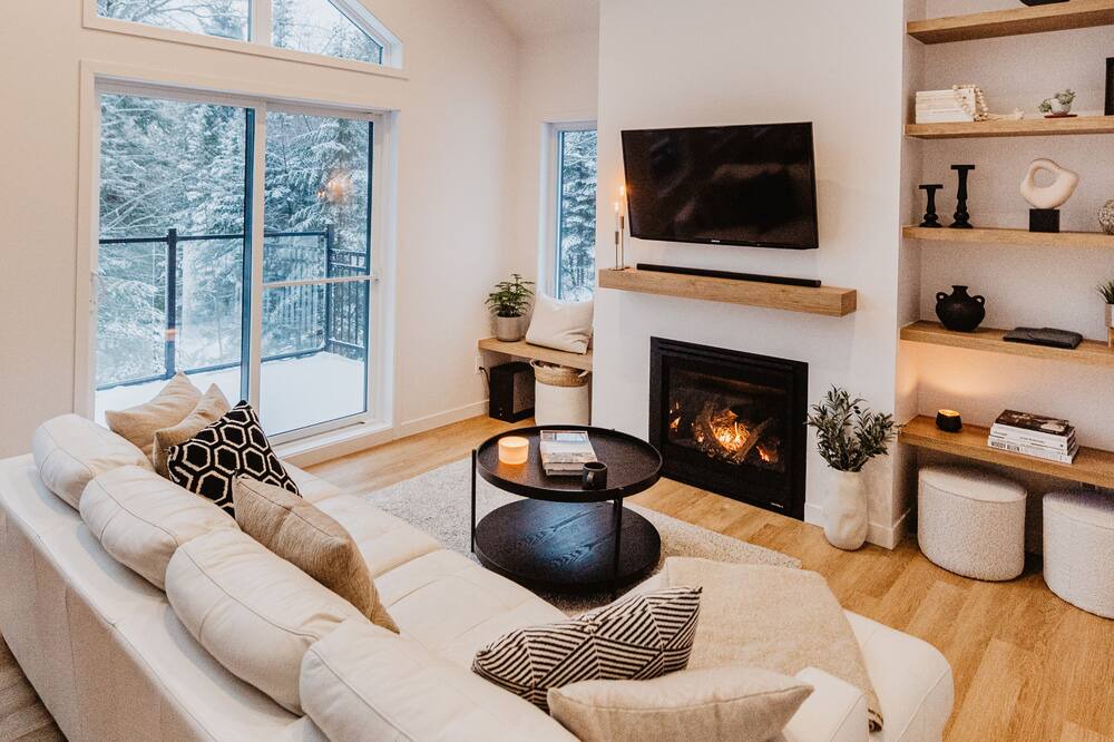 Photo of Livingroom in St-Adolphe-d'Howard