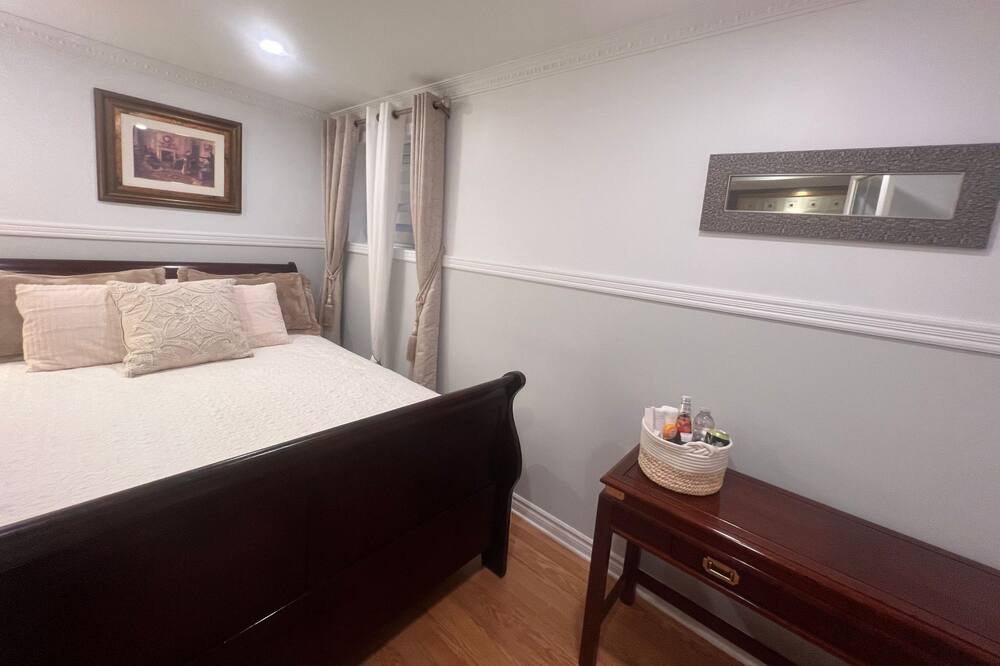 Photo of Bedroom in Laval