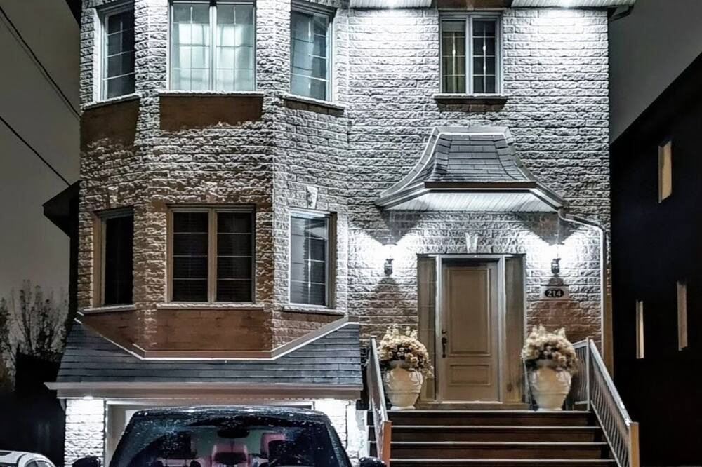 Photo of Outdoor in Laval