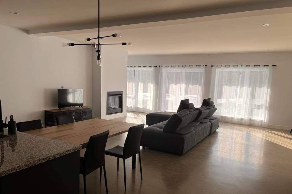 Photo of Livingroom in L'Anse-Saint-Jean