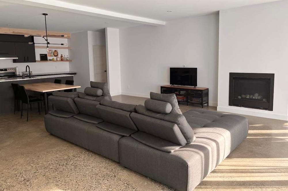 Photo of Livingroom in L'Anse-Saint-Jean