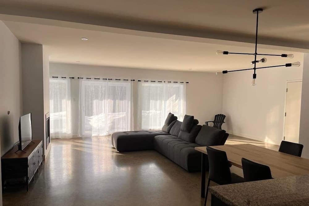 Photo of Livingroom in L'Anse-Saint-Jean