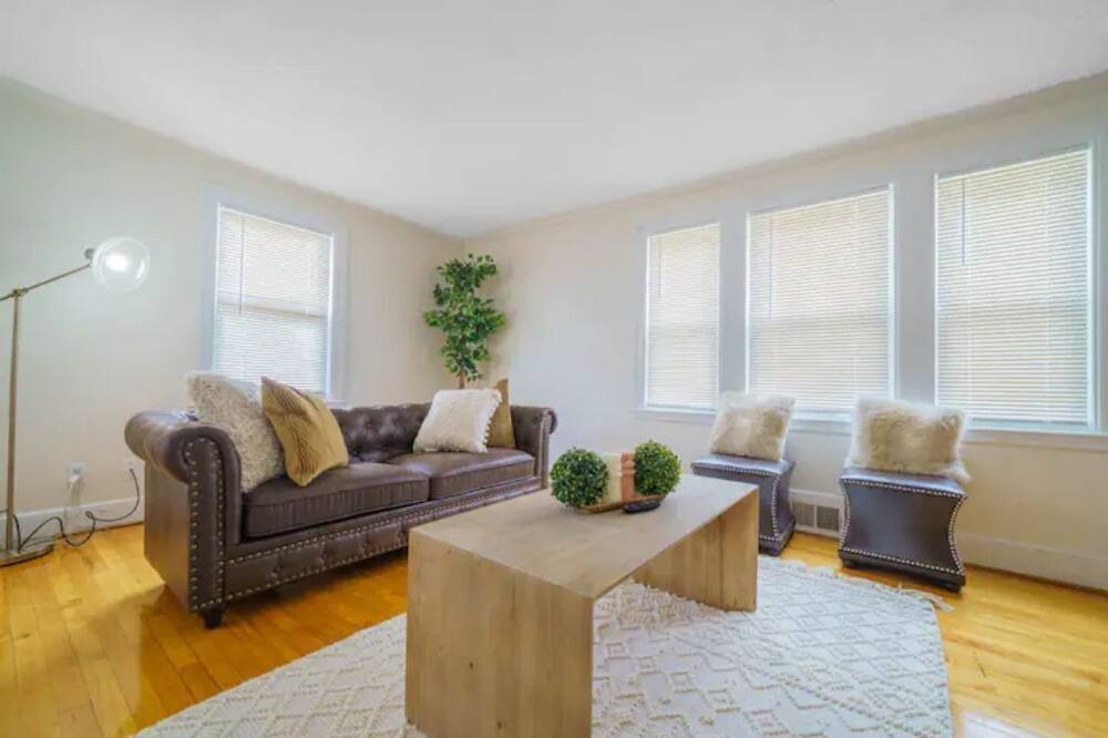 Photo of Livingroom in Southern Mattapan