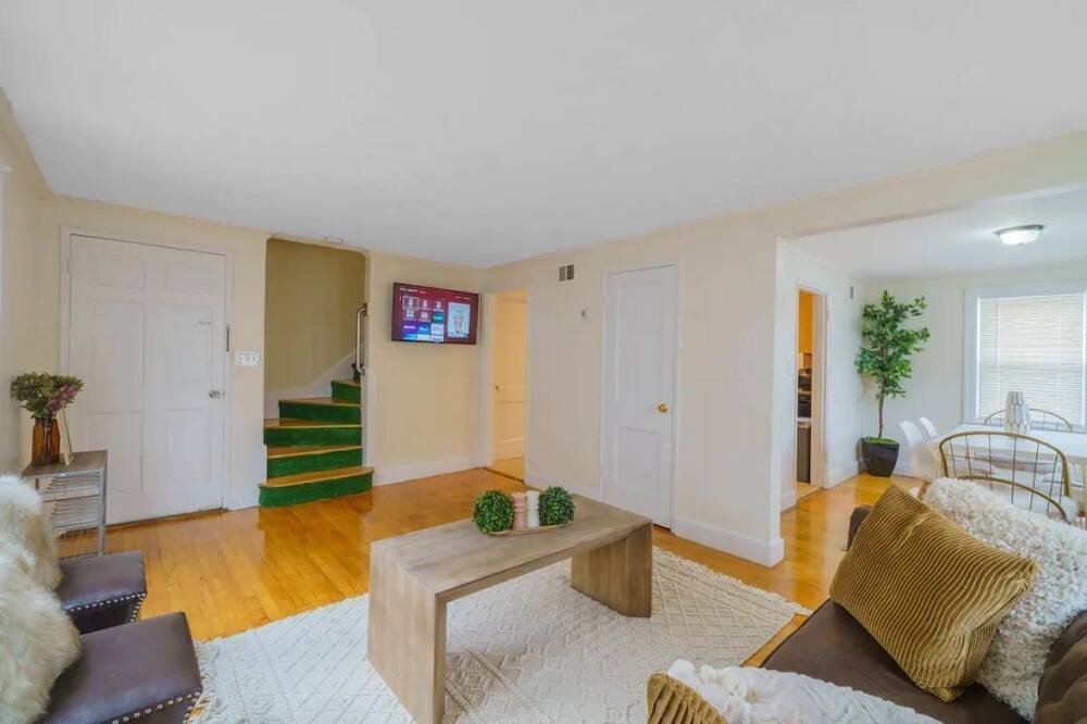 Photo of Livingroom in Southern Mattapan