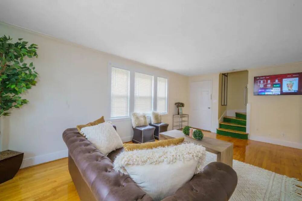Photo of Livingroom in Southern Mattapan