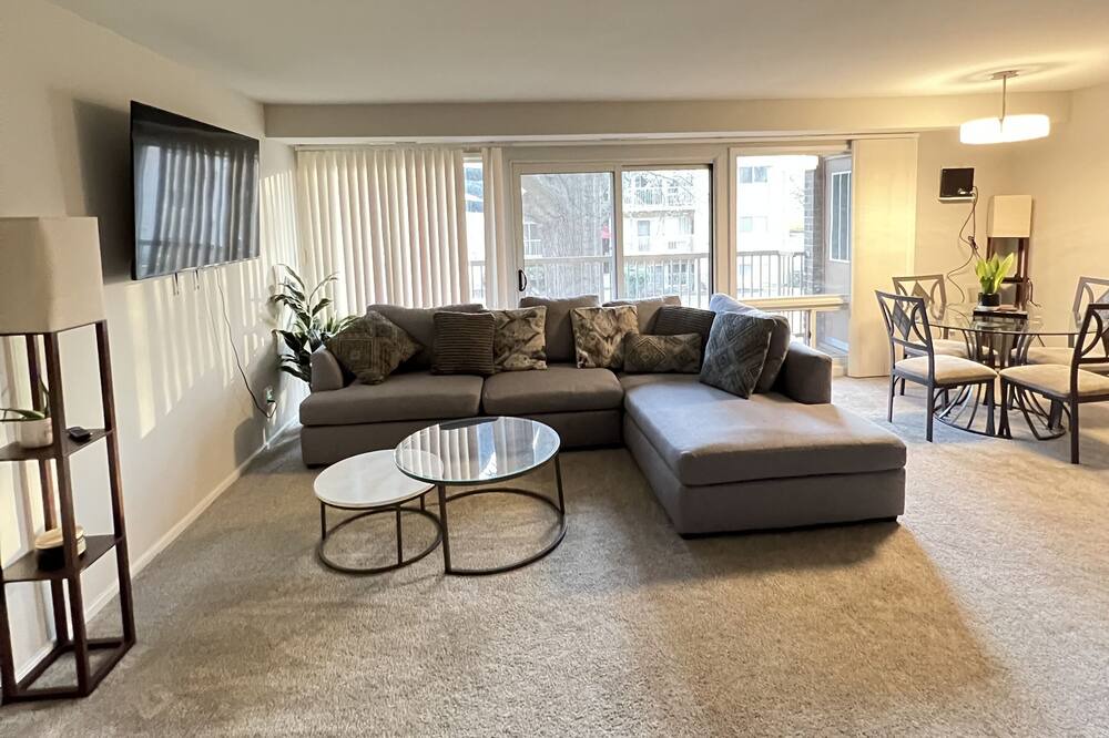 Photo of Livingroom in Rockville