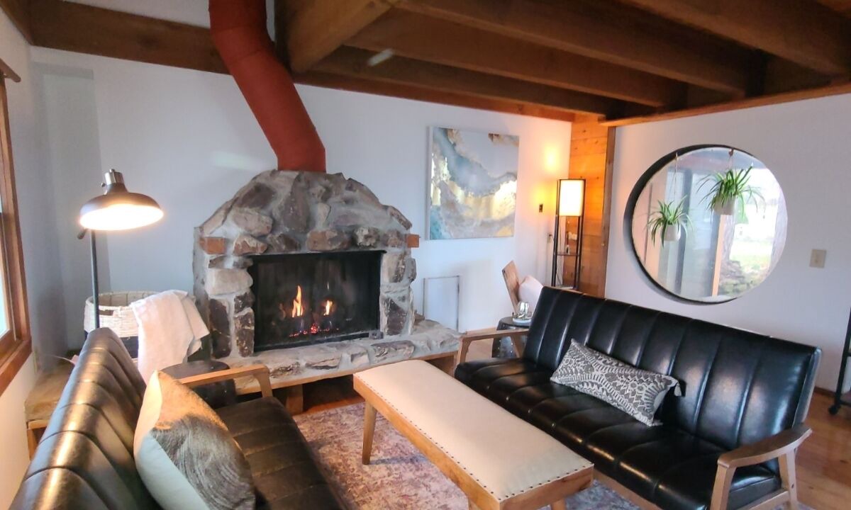 Photo of Livingroom in Bay Village