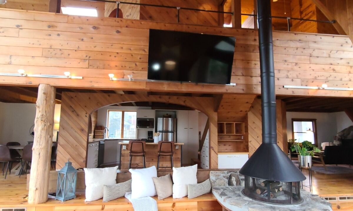 Photo of Livingroom in Bay Village