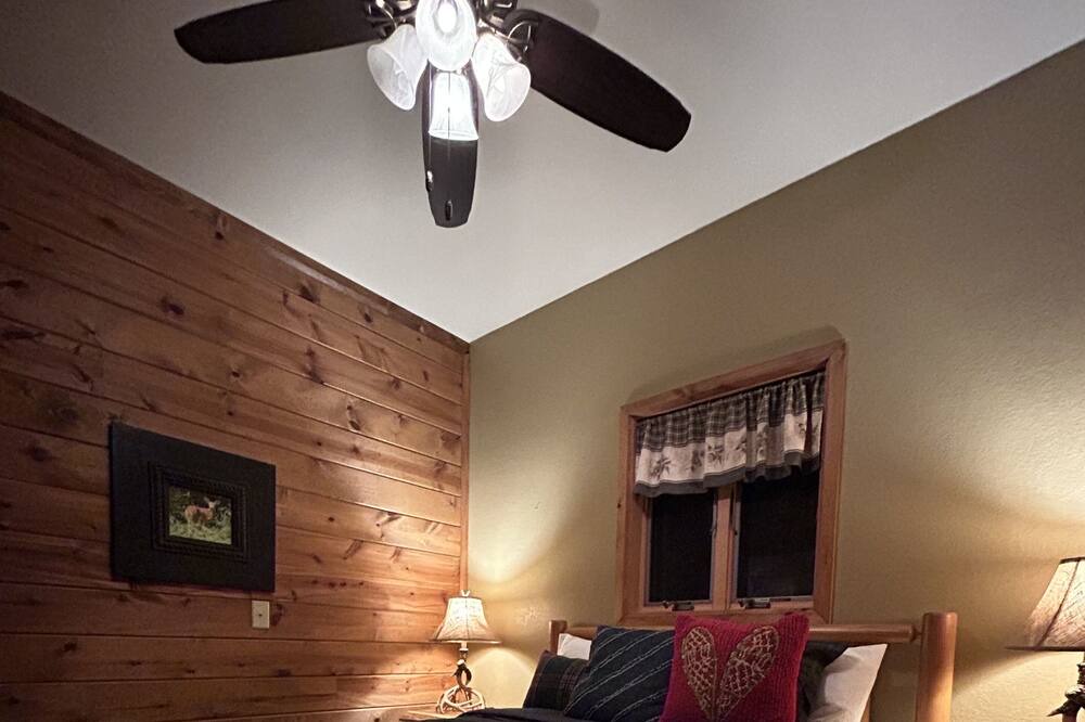 Photo of Bedroom in Glidden