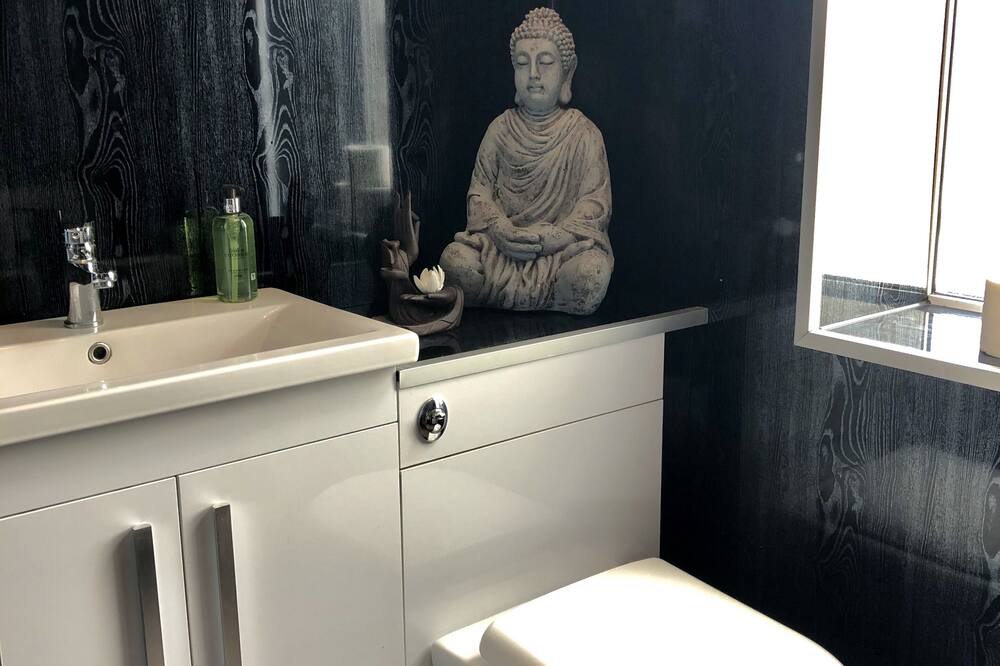 Photo of Bathroom in Lanark