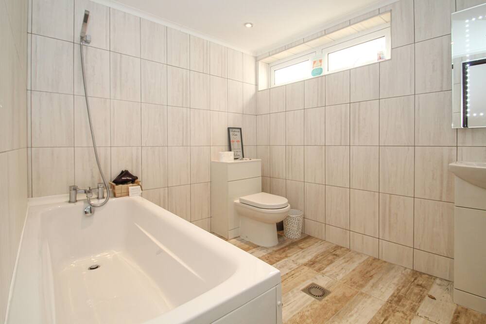 Photo of Bathroom in Lanark