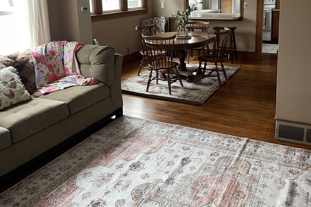 Photo of Livingroom in Bedford