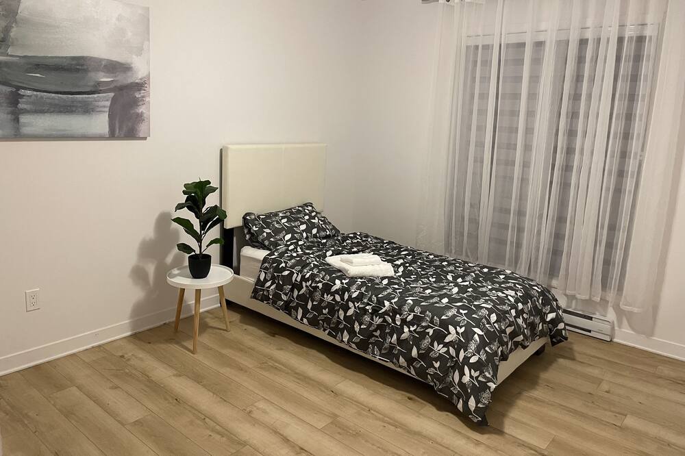 Photo of Bedroom in Laval