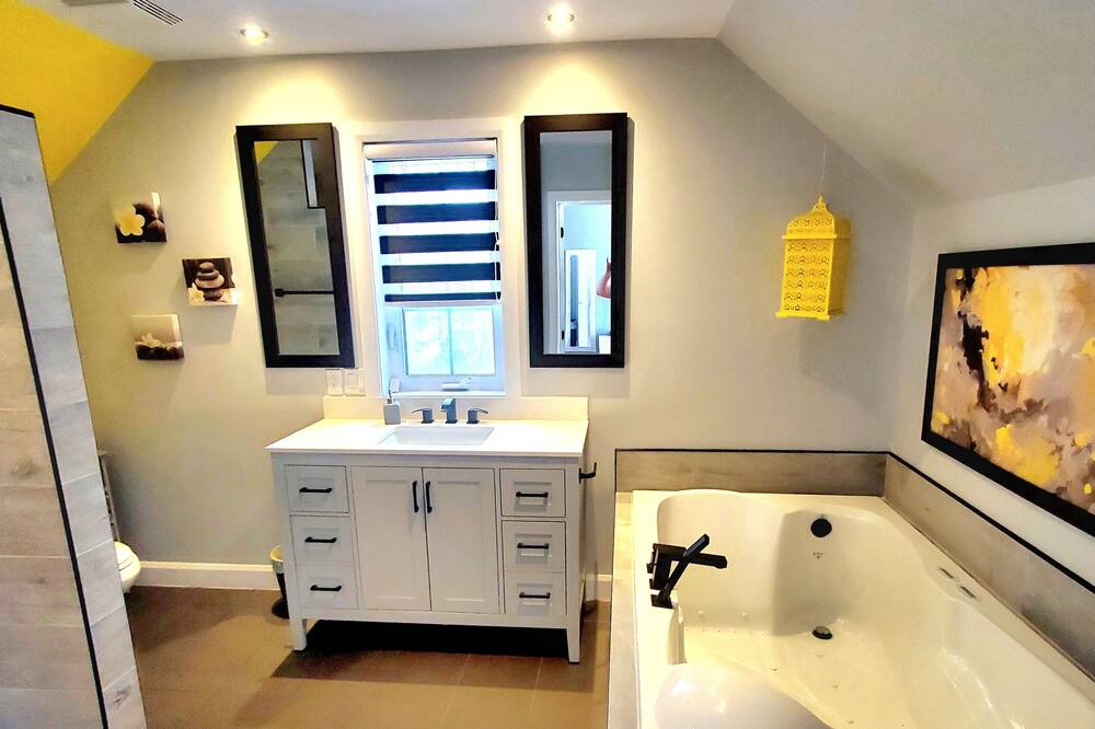 Photo of Bathroom in Deauville