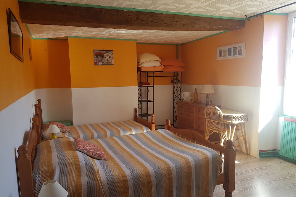 Photo of Bedroom in Saint-Priest-le-Betoux