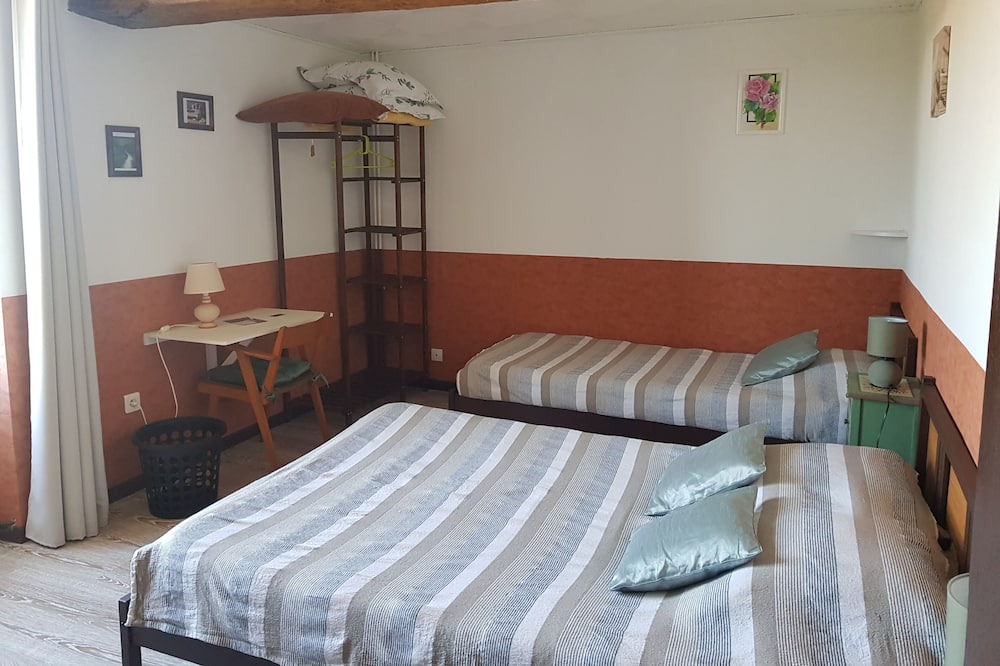 Photo of Bedroom in Saint-Priest-le-Betoux