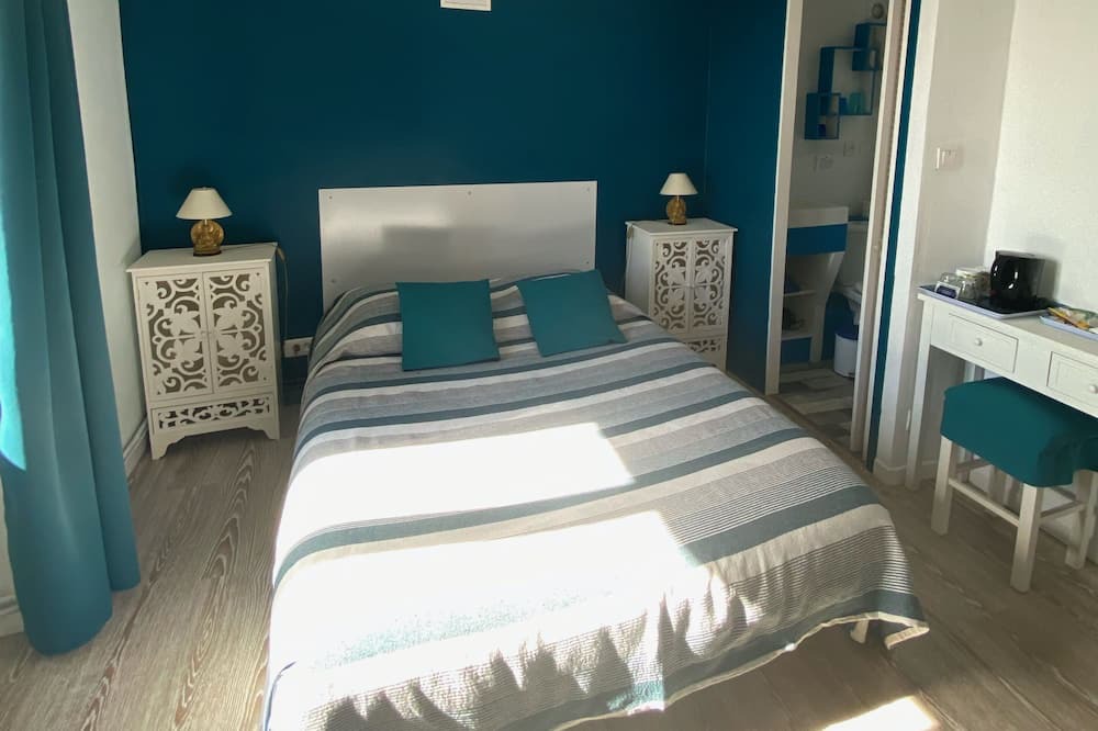 Photo of Bedroom in Saint-Priest-le-Betoux