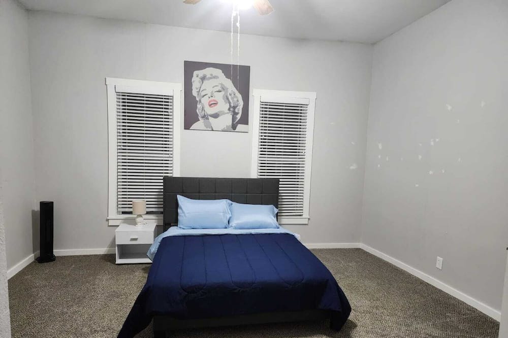 Photo of Bedroom in Liberty