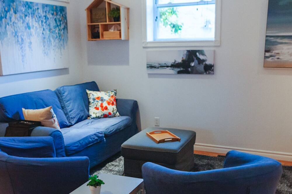 Photo of Livingroom in Belleville