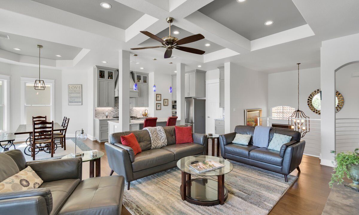 Photo of Livingroom in Horseshoe Bay West