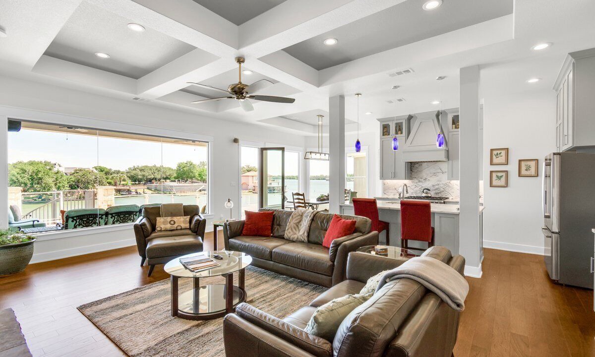 Photo of Livingroom in Horseshoe Bay West