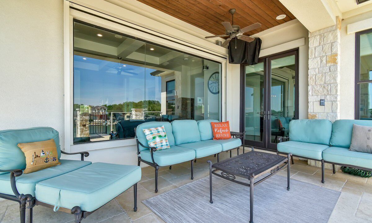 Photo of Livingroom in Horseshoe Bay West