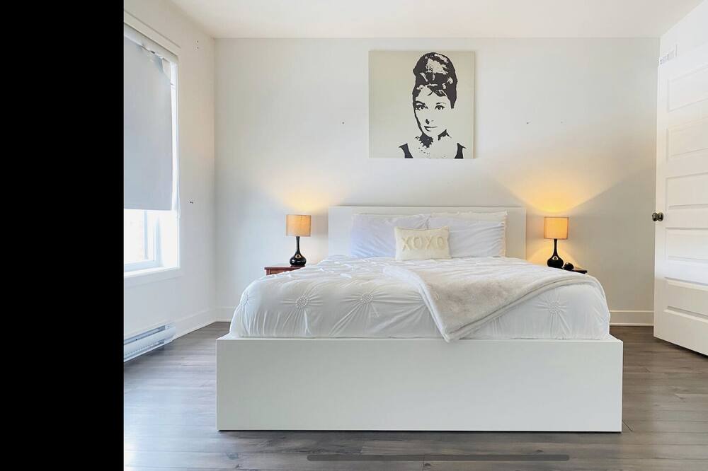 Photo of Bedroom in Vaudreuil