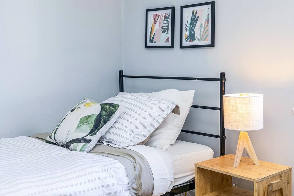 Photo of Bedroom in Longueuil
