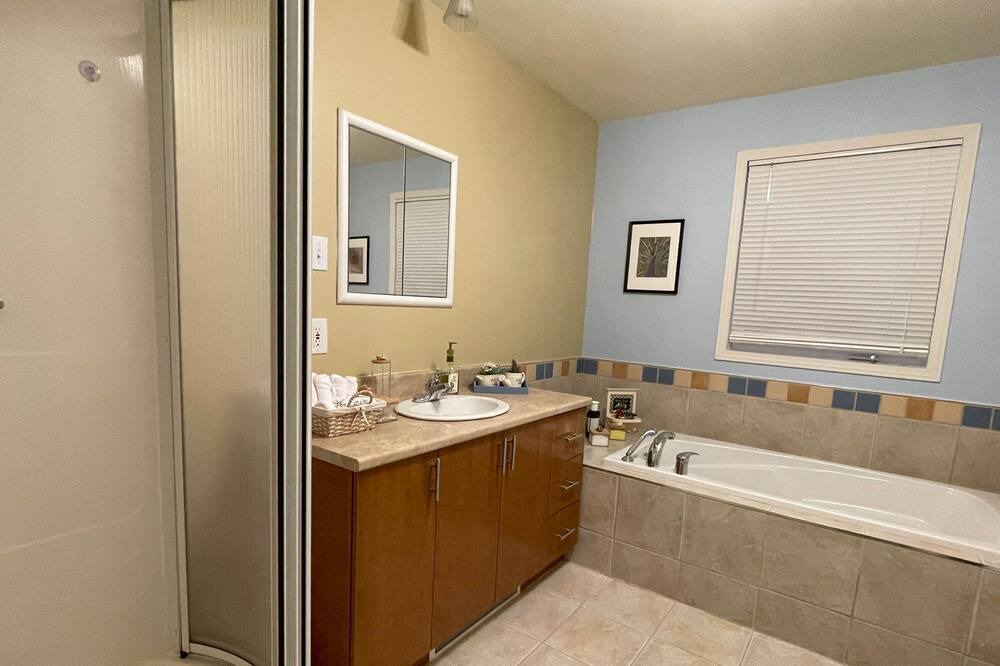 Photo of Bathroom in Sainte-Marguerite-du-Lac-Masson