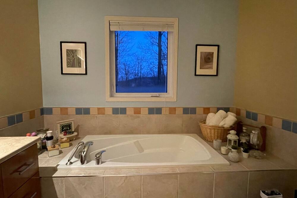 Photo of Bathroom in Sainte-Marguerite-du-Lac-Masson