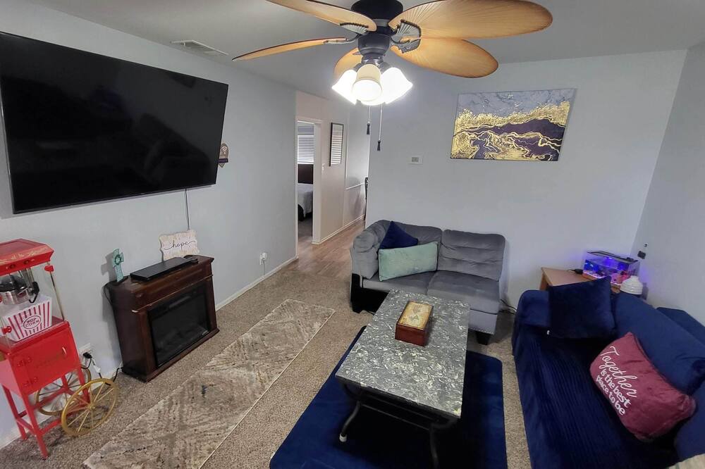 Photo of Livingroom in Harlandale