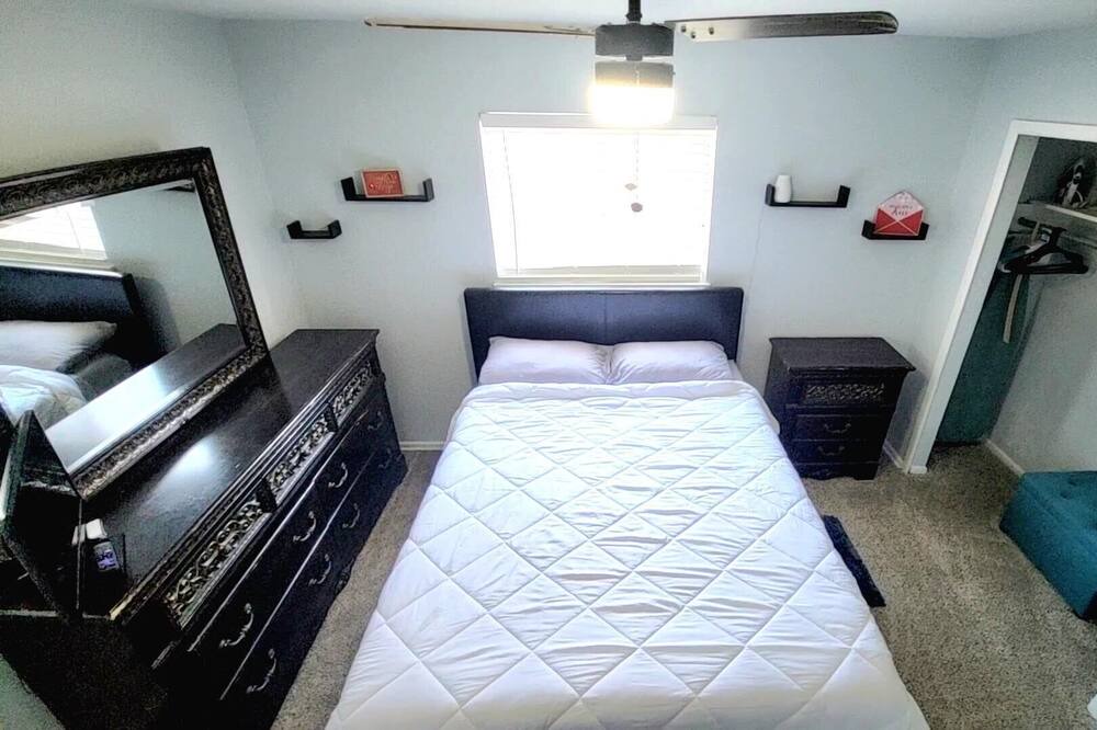 Photo of Bedroom in Harlandale