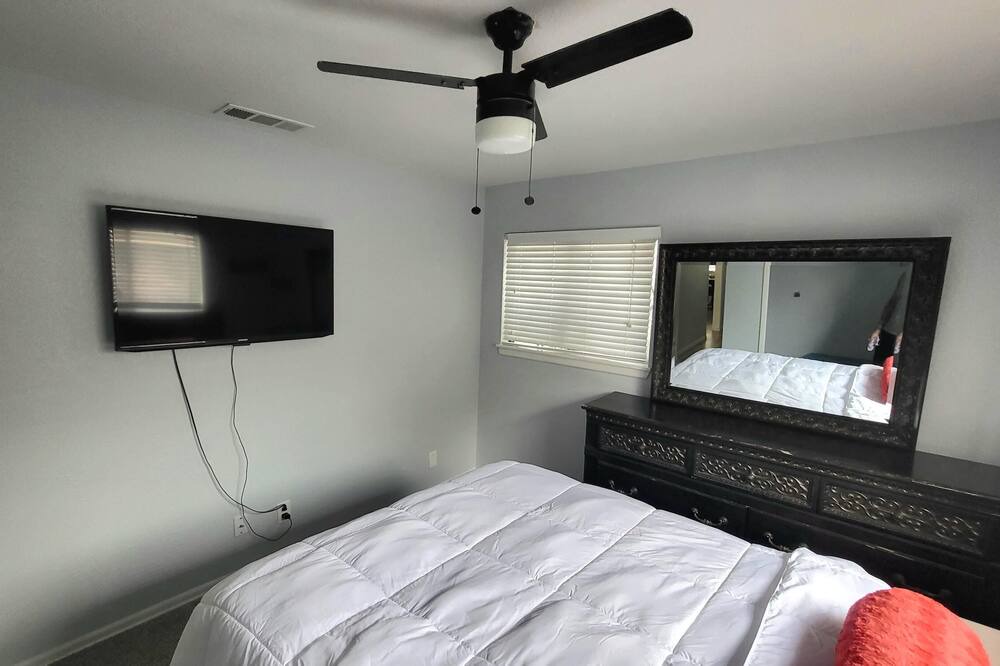 Photo of Bedroom in Harlandale