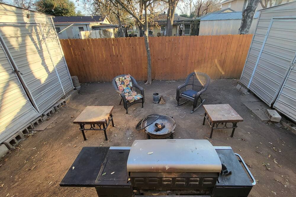 Photo of Outdoor in Harlandale