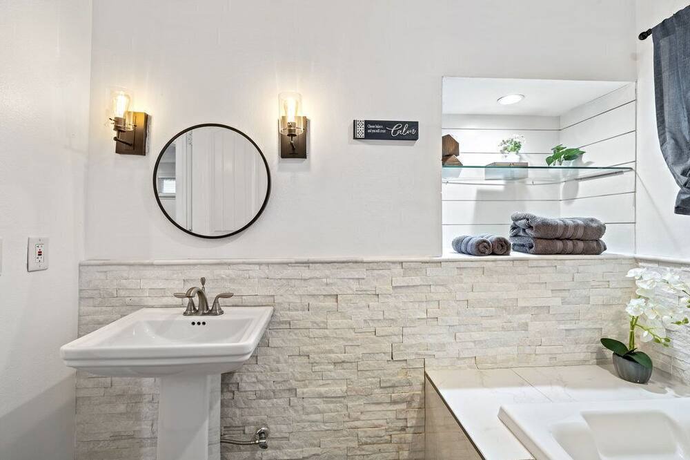 Photo of Bathroom in Baytown