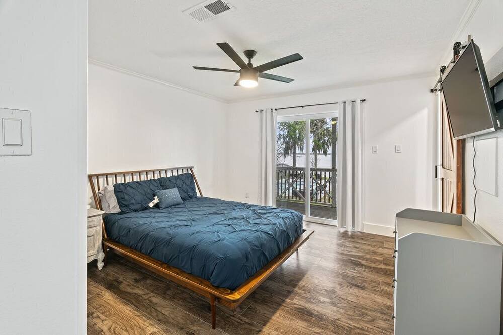 Photo of Bedroom in Baytown