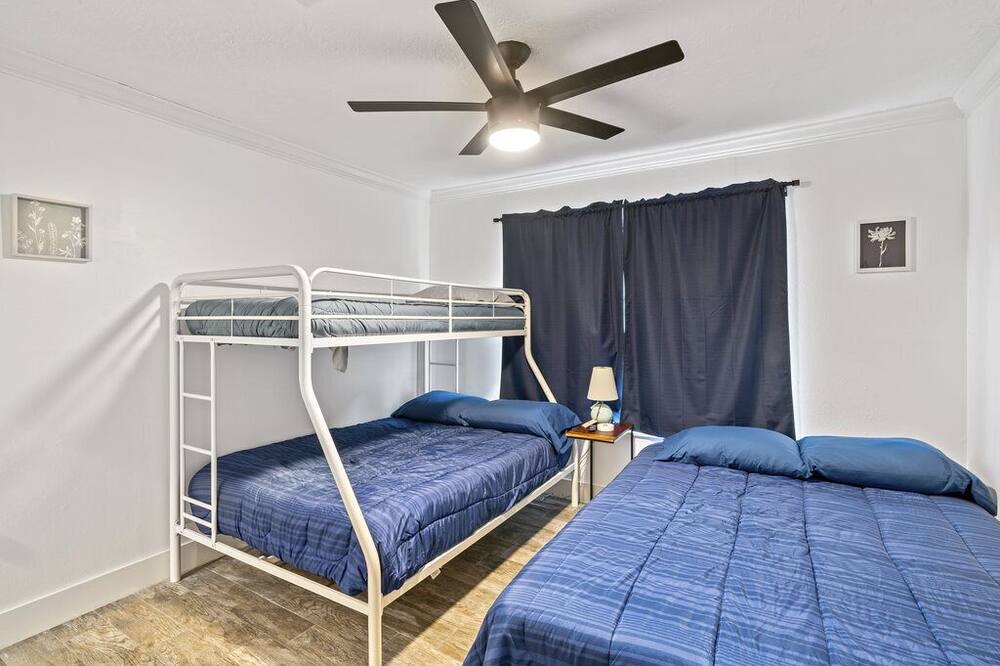 Photo of Bedroom in Baytown