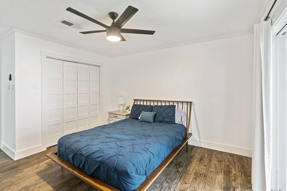 Photo of Bedroom in Baytown