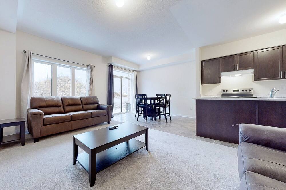Photo of Livingroom in Oshawa