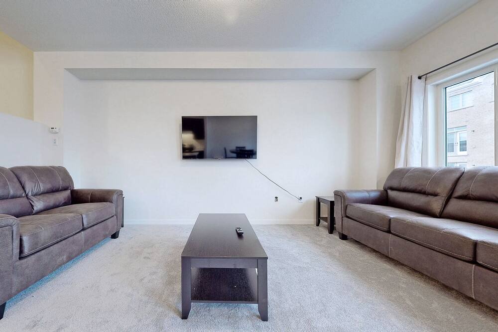 Photo of Livingroom in Oshawa