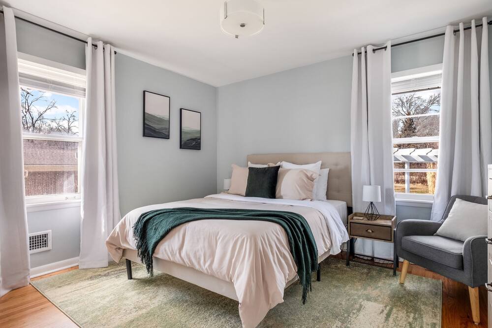 Photo of Bedroom in Hinsdale