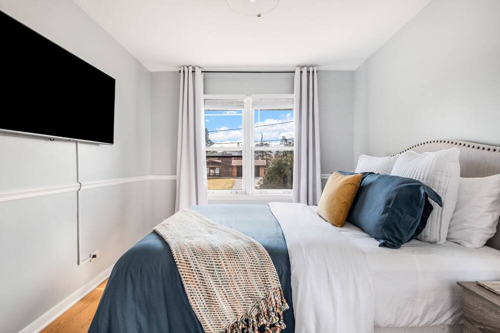 Photo of Bedroom in Hinsdale